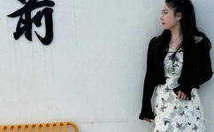 女生一边喘气一边叫疼